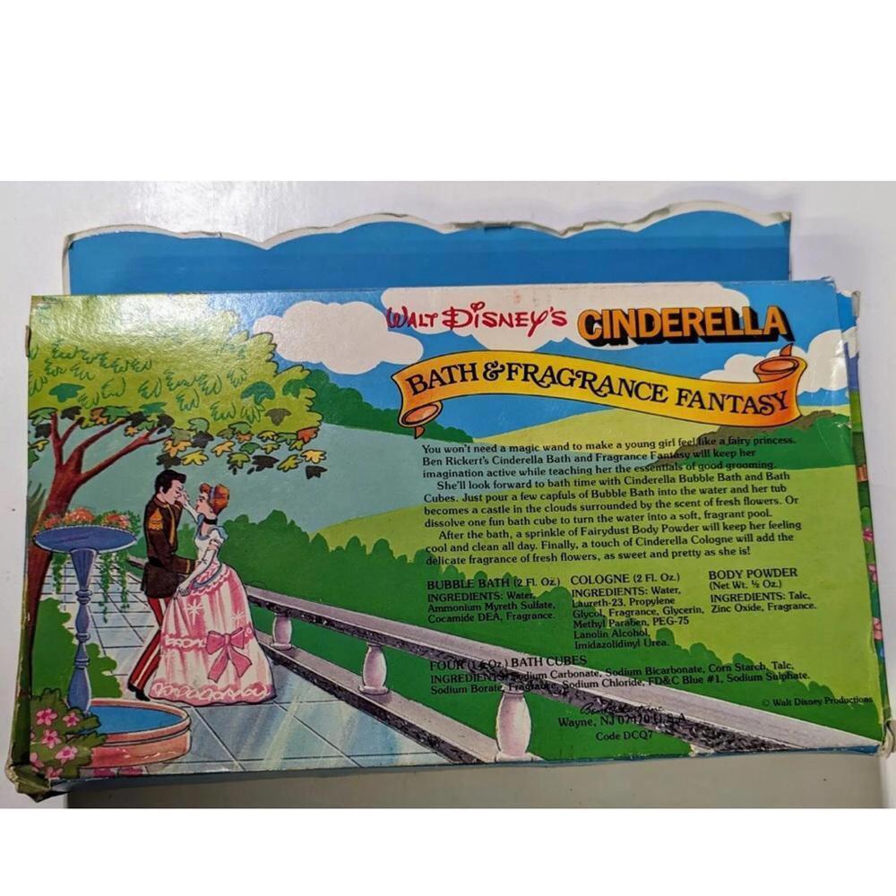Extremely rare Disney Cinderella Bath and Fragrance Fantasy IOB New Vintage Soap - Picture 2 of 2